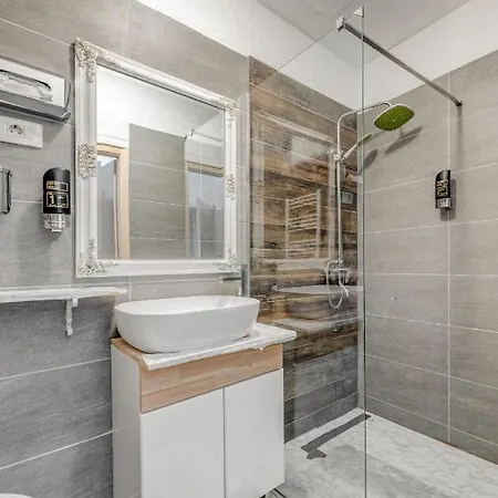 Готель Lorenzzo Diocletian's Palazzo Storico Спліт